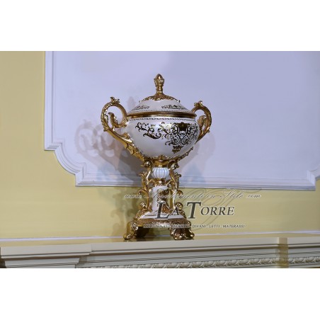 Amphorenbecher, Keramik-Mittelstück, elfenbeinfarbene Vase, Blattgoldverzierung DS04