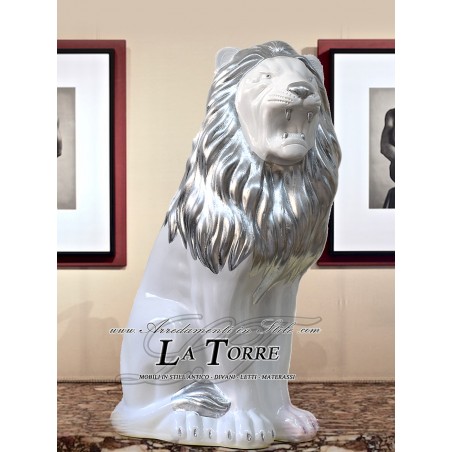 Keramik-Tierstatue, Löwe mit offenem Maul, weiß, silberblattverziert, Swarovski-Kristalle, H 70 cm, PR13