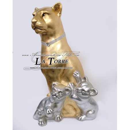 Keramische Tierstatue, Löwin (gold) und Junge (silber), Swarovski-Kristalle, Höhe 100 cm, PR01