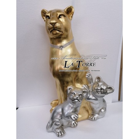 Keramische Tierstatue, Löwin (gold) und Junge (silber), Swarovski-Kristalle, Höhe 100 cm, PR01