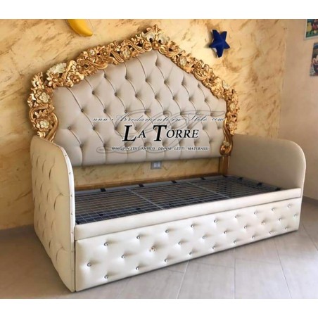 Einzelschlafsofa mit Kommode für Kinderzimmer im Barockstil, aus vergoldetem Holz, Kunstleder oder elfenbeinfarbenem Samt, in