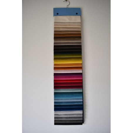Modernes graues Doppelbett (160 x 190 cm) mit Stauraum aus Capitonné-Samt oder Kunstleder