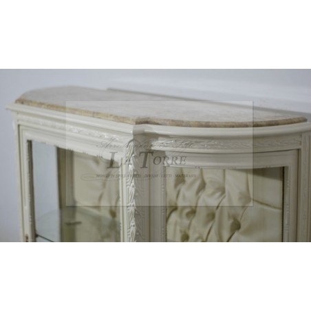Louis-XV-Barock-Marmorvitrine mit Kunstleder und champagnerfarbenen Swarovski-Kristallen LT2999