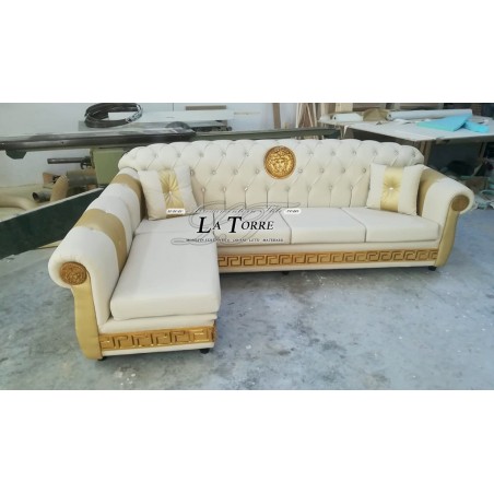 Divano 4 posti penisola schienale rete e materasso Chesterfield moderno Dea Medusa ecopelle swarovski AZ08