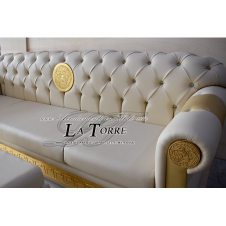 Divano 4 posti penisola rete e materasso chesterfield moderno dea medusa ecopelle qualsiasi colore greca swarovski AZ07