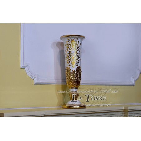 Amphorenbecher, Keramik-Mittelstück, elfenbeinfarbene Vase, kleines Goldornament Vi10