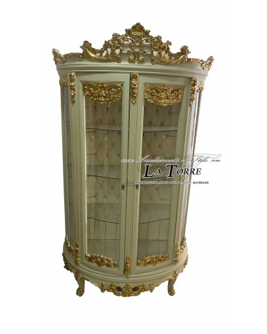 Barocker Vitrinenschrank im Stil Louis XV. aus Elfenbein und Goldkristall mit champagnerfarbenem Kunstlederbezug und