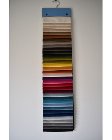 Classic mirror with capitonné frame in velvet or eco-leather in any color in the Baroque style
