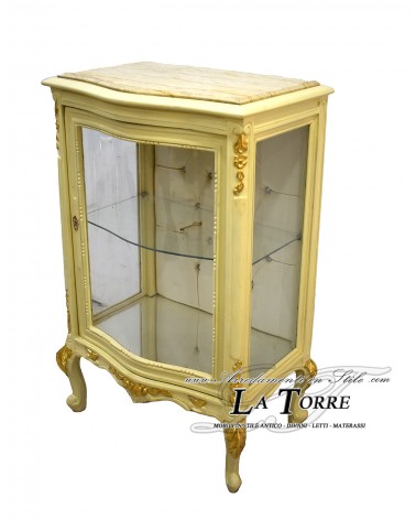 Barocker Louis XV Glasvitrine, elfenbeinfarbener und goldfarbener Kunstlederbezug, Swarovski-Kristalle AL3337