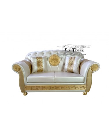 Divano 2 posti rete e materasso Chesterfield moderno Dea Medusa ecopelle o velluto qualsiasi colore swarovski AZ02