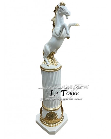 Statua scultura in ceramica cavallo rampante su colonna avorio e oro H115 PR61