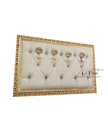 Wandgarderobe im Barockstil, goldfarbenes Kunstleder, champagnerfarbener, perforierter Rahmen, 313