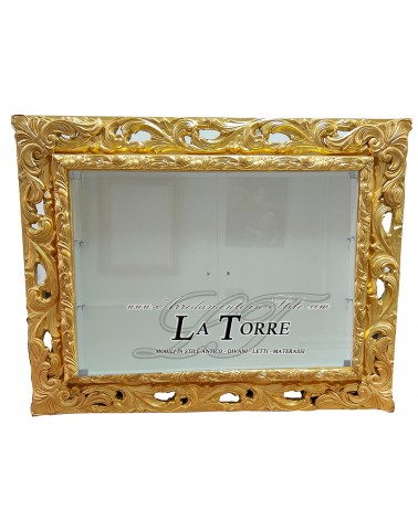 Wall-mounted display cabinet with glass doors Baroque style perforated frame custom-made bottle holder VTGG/O
