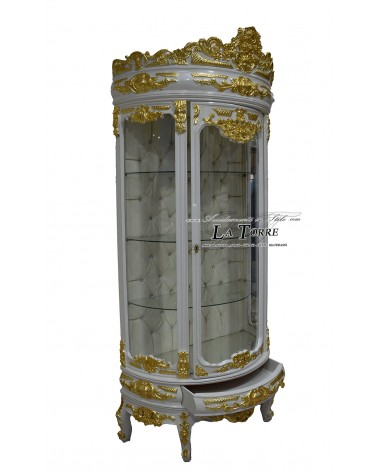 Barocke Vitrine im Stil Louis XV mit gebogenem Glas, weiß und goldfarben mit Swarovski-Kristallen, LT3049