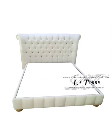 Modernes Queensize-Bett aus Öko-Leder und Samt mit weißem Windsor-Schrank