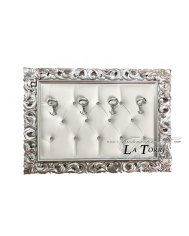 Barocke Wandgarderobe, silberweißes Kunstleder, Swarovski 1135