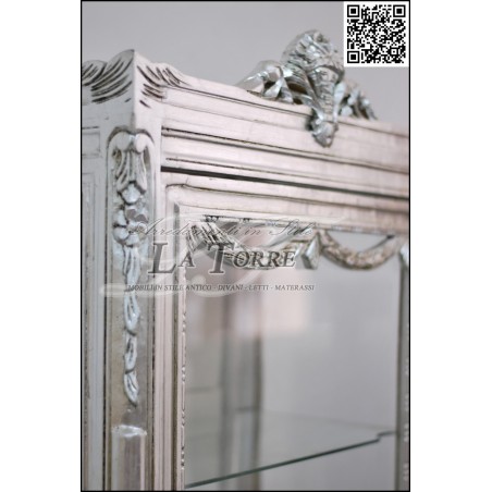 Louis XV Barock-Glasvitrine, Silber, weißes Kunstleder, Swarovski-Kristalle AL7282