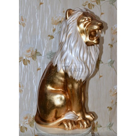 Keramik-Tierstatue, Löwe mit offenem Maul, perlmuttweiß, Blattgold, Swarovski-Kristalle, H70 cm, PR13