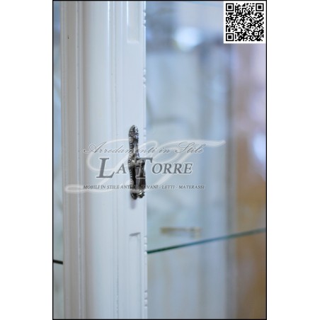 Barock-Glasvitrine im Stil Louis XV, weiß, silber, Kunstleder, Swarovski AL2896